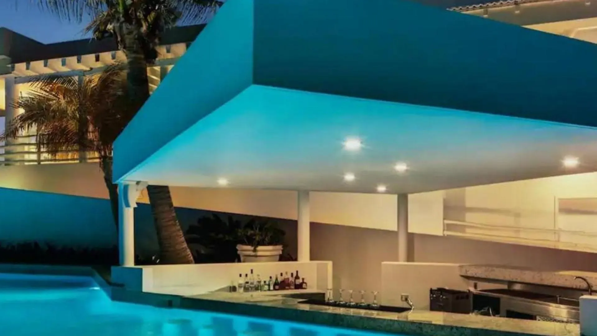 Oceanfront Studio, Magnificent Views Cancun Mexico