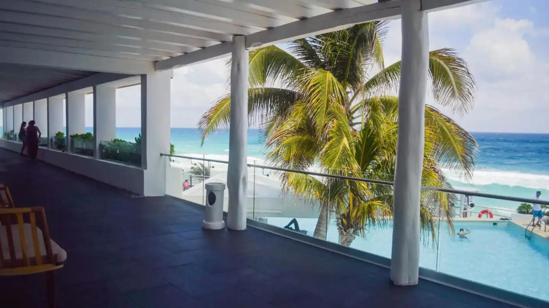 Oceanfront Studio, Magnificent Views Cancun