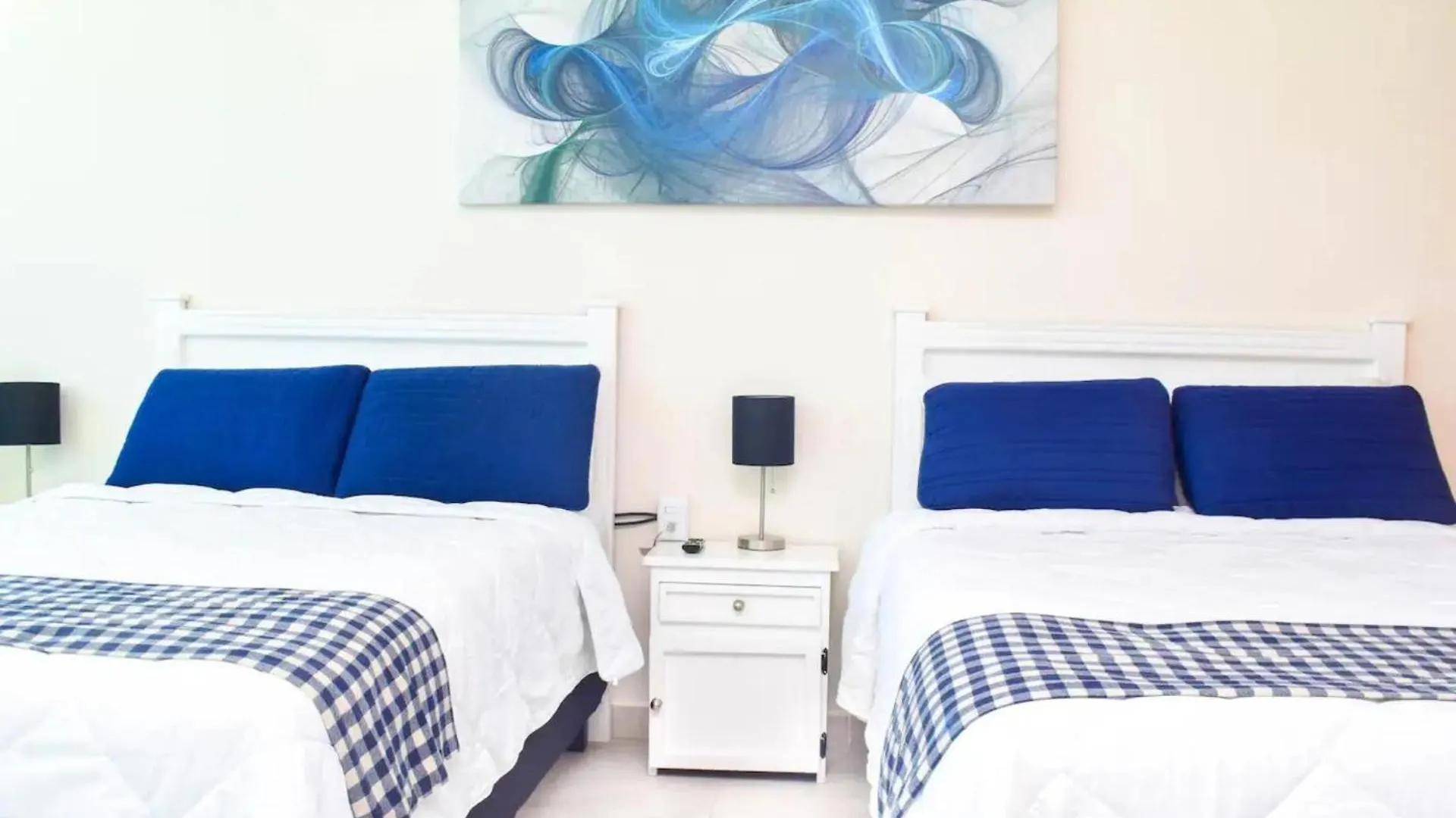 Oceanfront Studio, Magnificent Views Cancun Apartment